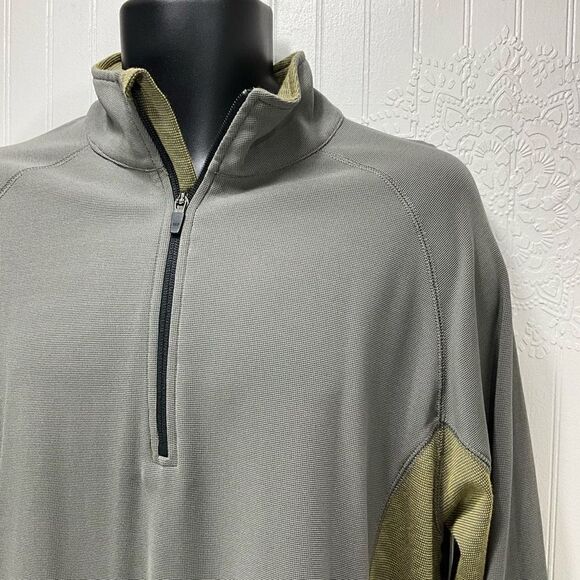 GAP Athletic Fit 1/4 zip pullover - Picture 2 of 5